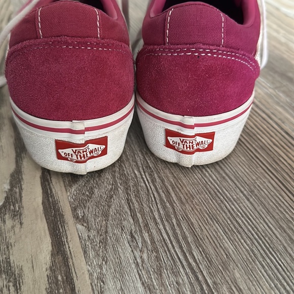 Vans - Picture 5 of 7